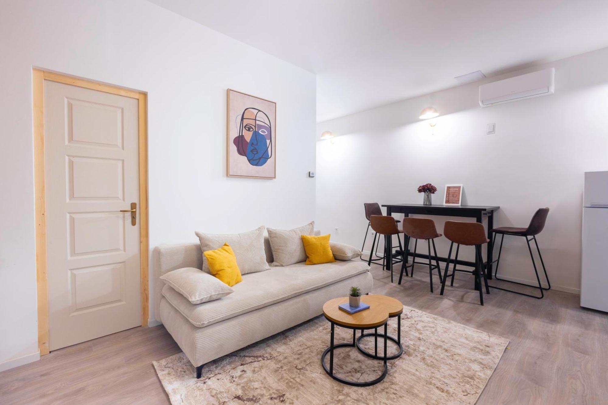 Apartment N' Cozy T8 W' 2bedrm *